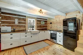 The Apple Cottage - 4 Acres of Charm - Image 2