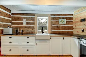 The Apple Cottage - 4 Acres of Charm - Image 3