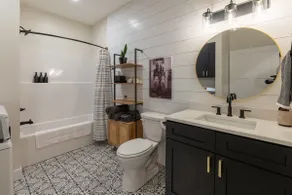 Stylish 1BR Downtown • Near Garden of the Gods - Image 5