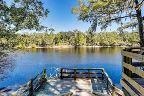 Suwannee River Retreat: Pet Friendly, Private Dock - Image 2
