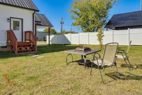 Tullahoma Whiskey Trail Base w/ Yard & Fire Pit - Image 3