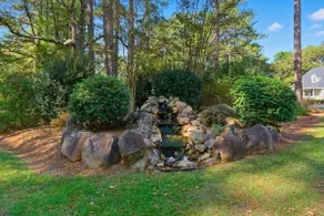 Pool, 8 bedrooms, lakefront, updated kitchen - Image 2