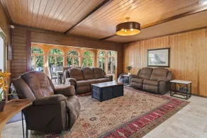 Pool, 8 bedrooms, lakefront, updated kitchen - Image 5
