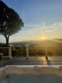 Lake Whitingham- Wards beach, Hot tub, views - Image 2