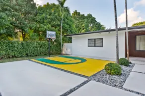 LUXE Villa, Heated Pool, Fire Pit, GAMES - Image 3