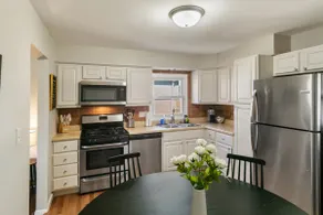 Spacious 4BR Retreat W/ back Porch Near Navy Base! - Image 2
