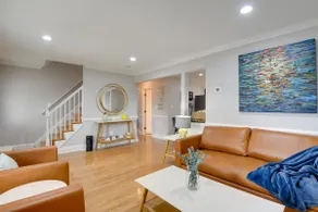 Great for Gatherings! Charming Woodbridge Duplex - Image 4