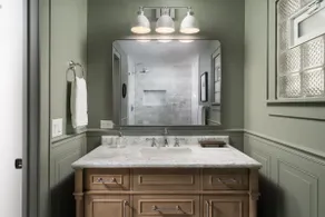The Auburn Hideaway - Wauwatosa Retreat - Image 5