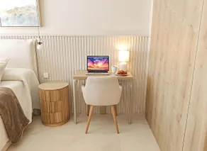 Luxury UCAM Studio, Desk and High Speed WiFi - Image 3