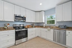Blue Tide Bungalow - Image 5