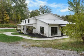 Southern Sanctuary 2A–Spacious Retreat–Sleeps 10 - Image 5
