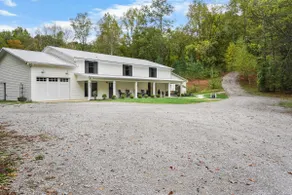 Southern Sanctuary 2A–Spacious Retreat–Sleeps 10 - Image 3
