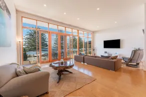 Seachange Waterfront Living Family Friendly - Image 2
