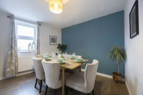 Central 5 Bedroom Home Close to Gloucester City - Image 3
