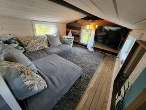 Tiny Luxury Retreat: Lake, Hikes, Brews & Vines - Image 4