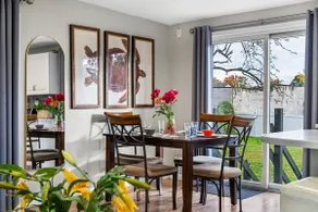 4BR Home, Parking Space, Mins to NYC & Time Square - Image 4
