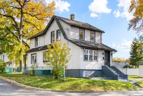 4BR Home, Parking Space, Mins to NYC & Time Square - Image 5