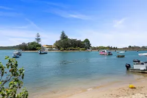 Chambers Rive Waterfront Retreat - Image 3