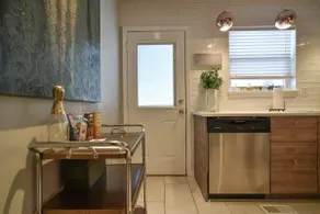 2 Bedroom Duplex Near Food, Shops, & KU Hospital 6 - Image 3