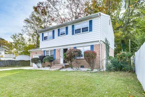 Near Beaches, Base & Bay! Hampton Home w/ Backyard - Image 3
