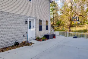 Walk to Metro & Dtwn Silver Spring! Sleek Apt - Image 3