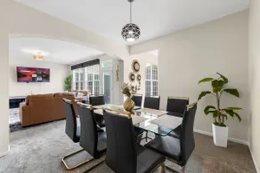 Luxury 4 Bedroom Home Elgin - Image 4