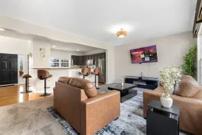 Luxury 4 Bedroom Home Elgin - Image 3