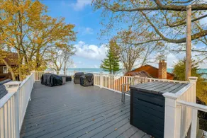 The Lakeview Lookout - Gorgeous Lake Views! - Image 5