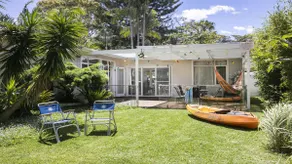 Right on the lake, easy access to beach all one level - Image 2