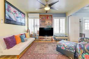 Stylish Home Near Sofi Stadium, LAX & Long Beach - Image 3