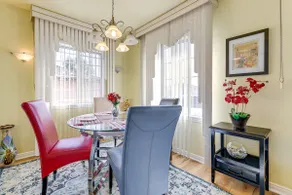Stylish Home Near Sofi Stadium, LAX & Long Beach - Image 4