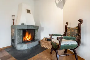 Country house in the garden - Image 5