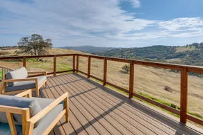 Luxury Pilot Hill Estate on an 800-Acre Vineyard - Image 3