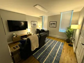 Historic Apt King Bed Workspace - Image 4