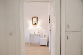 Altstadt Elegance - Image 3