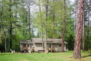 Quaint Clam 2 Bedroom Home - Image 2