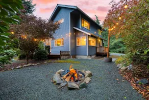 Refined Island Retreat w/ Firepit + Deck + Views - Image 5