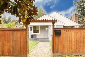 Modern 2BR Home in Ravenna Near UW Green Lake - Image 2