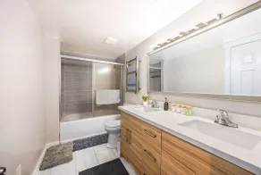 Spacious 2BR Home, Backyard Parking [snowball2] - Image 4