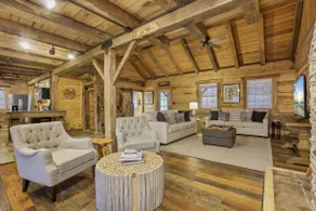 Timber Bear Lodge - Image 3