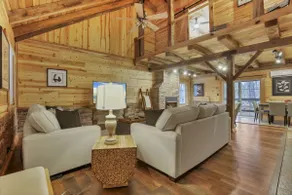 Timber Bear Lodge - Image 2