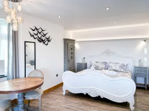 Bijou - sea-view retreat with copper air-spa bath - Image 3