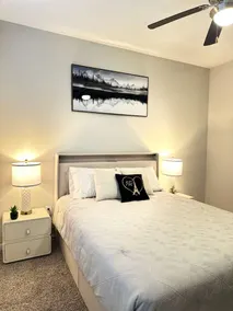 Sleek 1BR Near Woodlands | Parking, Pool & Gym - Image 2