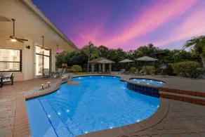 Spacious home wpool tennis court - Image 3
