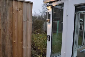 Cozy & Self Contained Garden Bungalow - Image 3