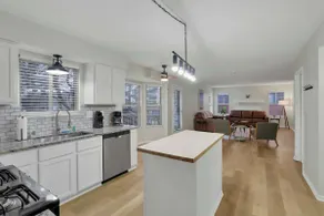 Bright 5BR Family Home -Near Airport New Albany & Easy Commute - Image 5