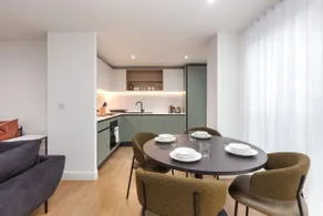Apartment with garden - Image 4