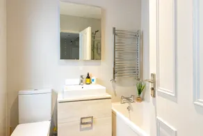 GuestReady - Quiet Retreat in Suburbs - Image 5