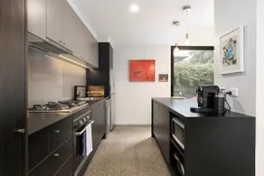 Spacious 1-Bed Townhouse in Norlane - Image 2