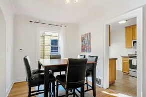 Charming and Spacious 3Beds3Bath Seattle Townhome - Image 5